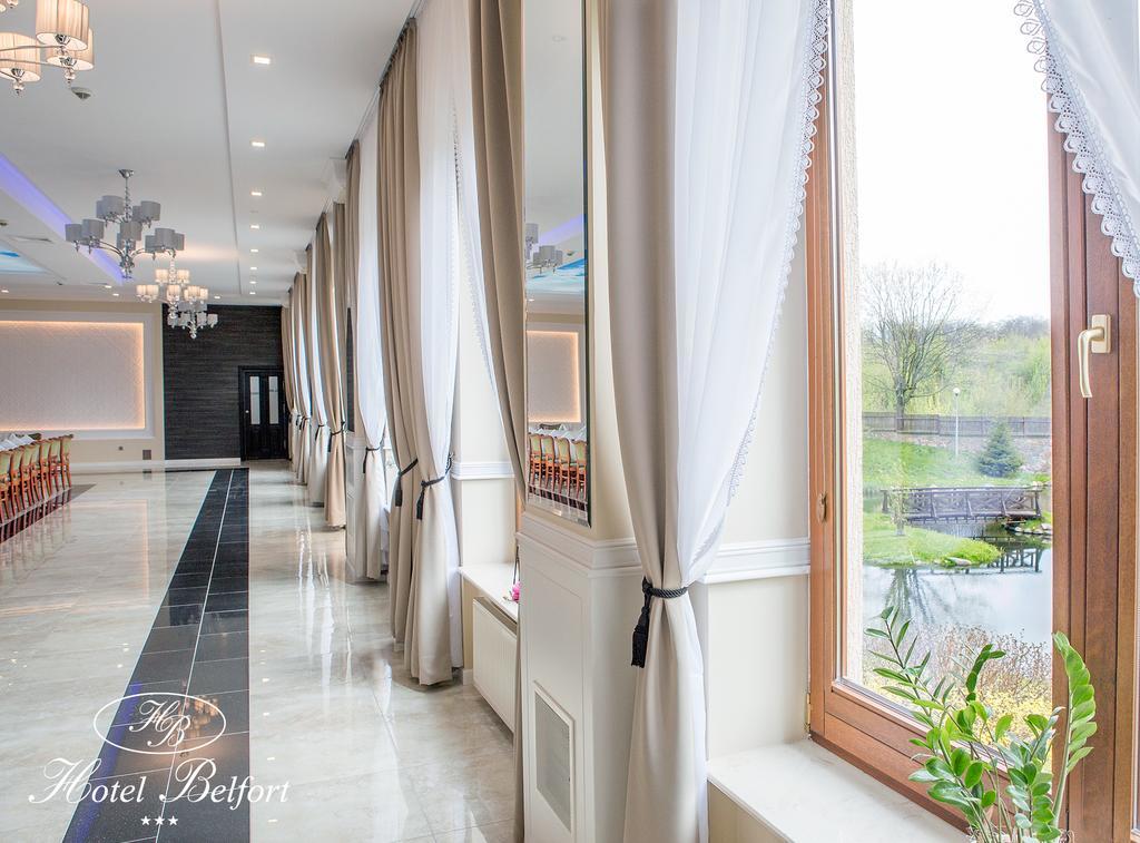 Hotel Belfort Łomża エクステリア 写真