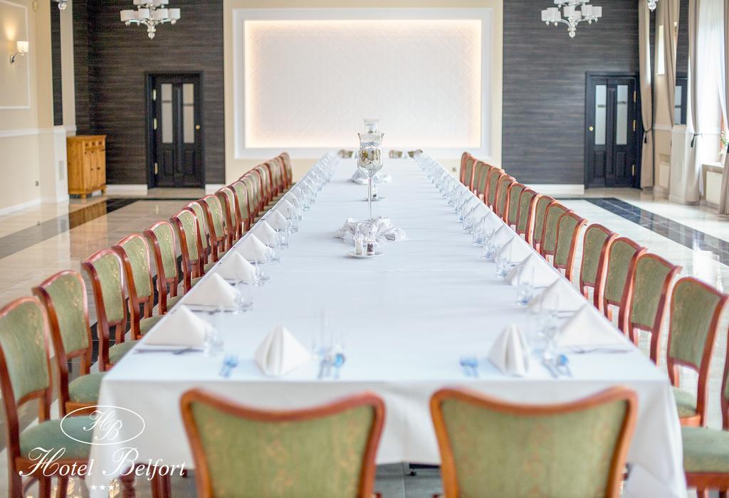 Hotel Belfort Łomża エクステリア 写真