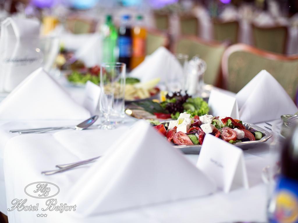 Hotel Belfort Łomża エクステリア 写真